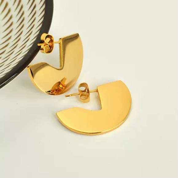 Semi-circle 18k gold Earrings - Picture 3 of 3